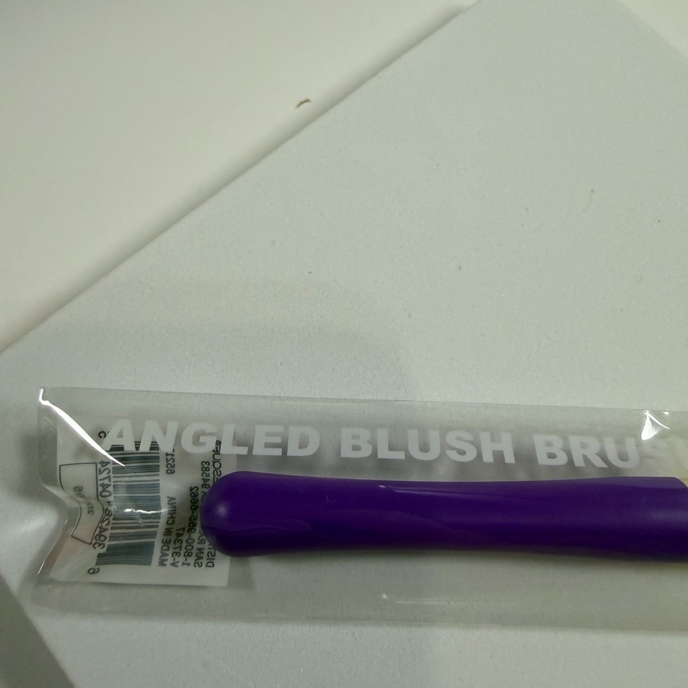 🩷5/$10🩷 Purple Makeup Brush - Picture 3 of 4